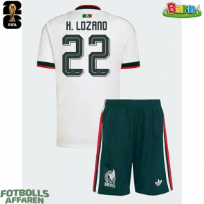 Mexiko Hirving Lozano #22 Bortaställ Barn VM 2026 Kortärmad (+ Korta byxor)